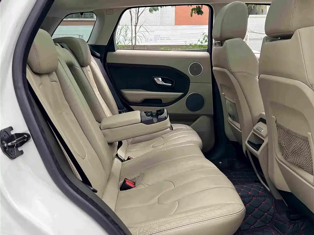 صورة 10 - Land Rover Range Rover Evoque (Import)