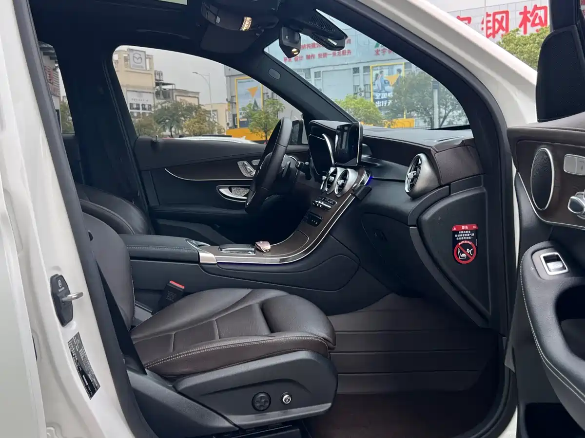 Mercedes-Benz GLC 2022 Facelift II GLC 260 L 4MATIC Luxury фото 12