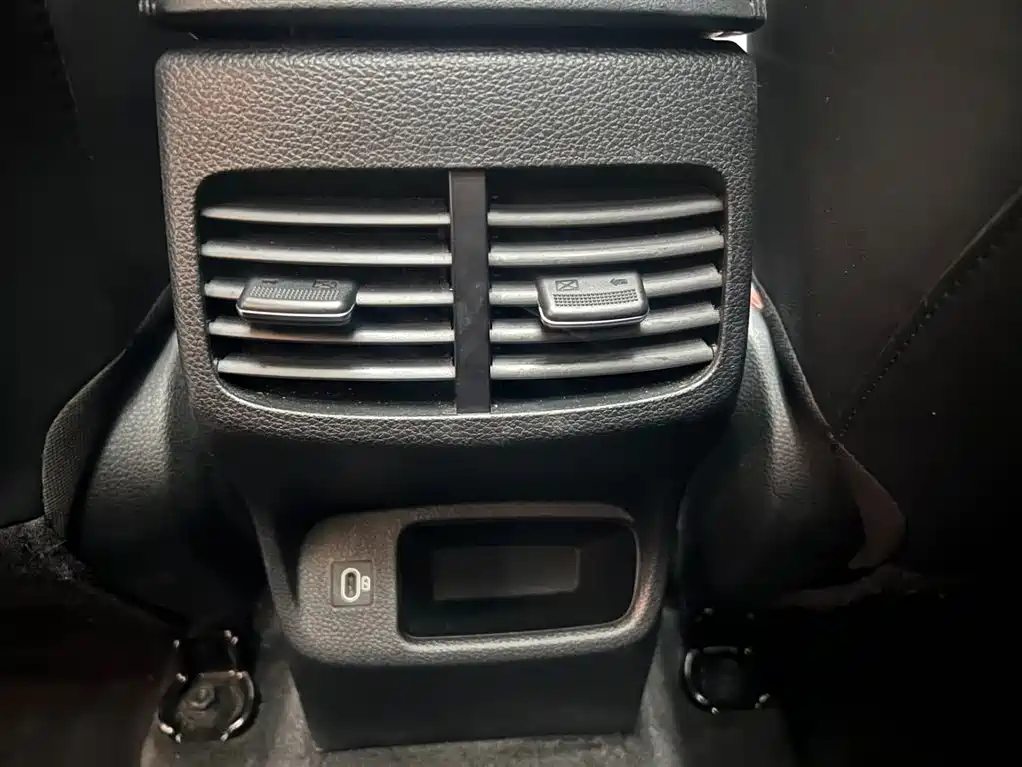 Kia Seltos 2023 1.5L CVT Luxury Edition фото 16