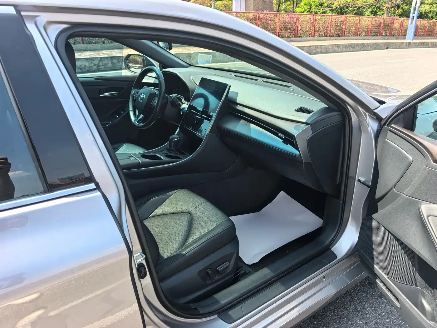 Toyota Avalon 2022 2.0L Luxury Edition фото 23