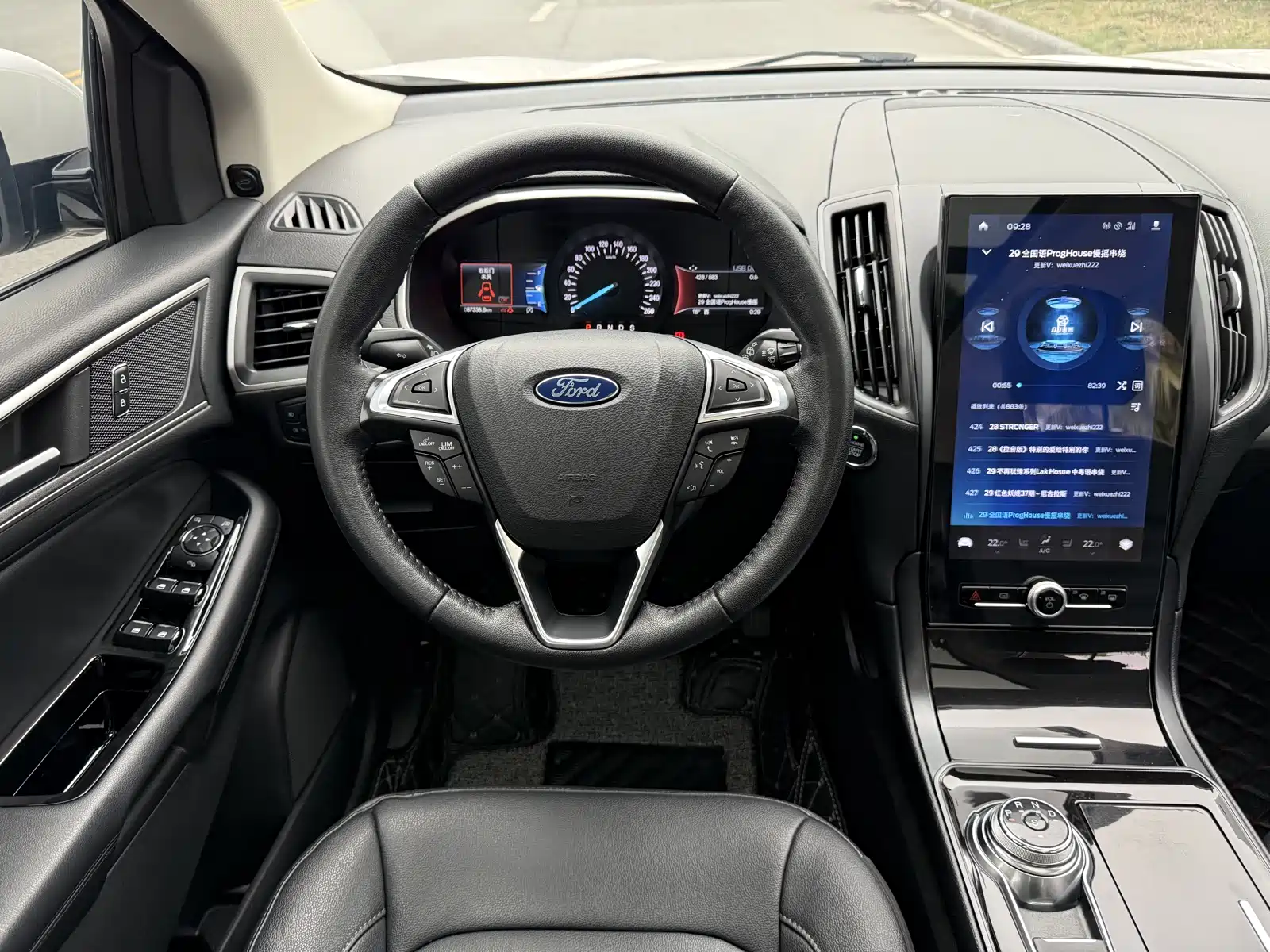 Фото 12 - Ford Edge