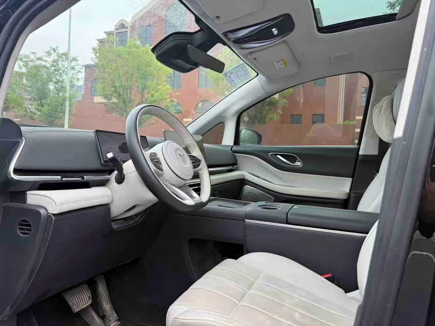 Voyah Auto Voyah Dreamer 2025 PHEV AWD Flagship Qian Kun Edition фото 4