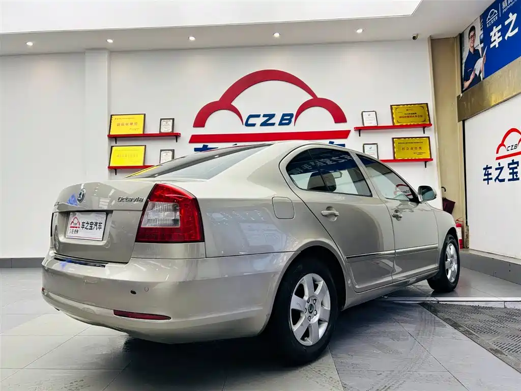 Škoda Octavia 2012 1.6L Auto Yijun Edition фото 5