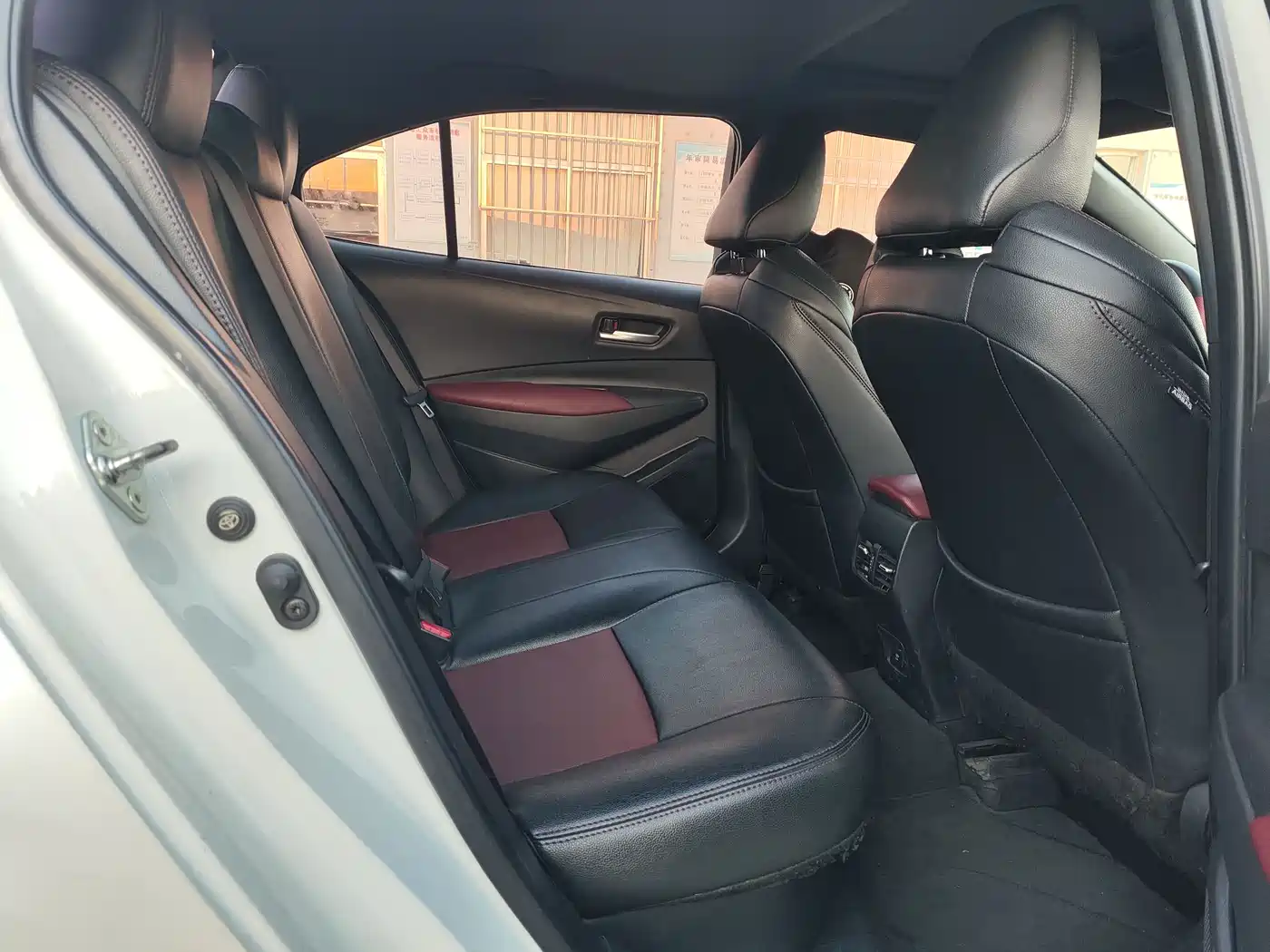 Toyota Levin 2022 Dual Engine 1.8H E-CVT Luxury Edition фото 7