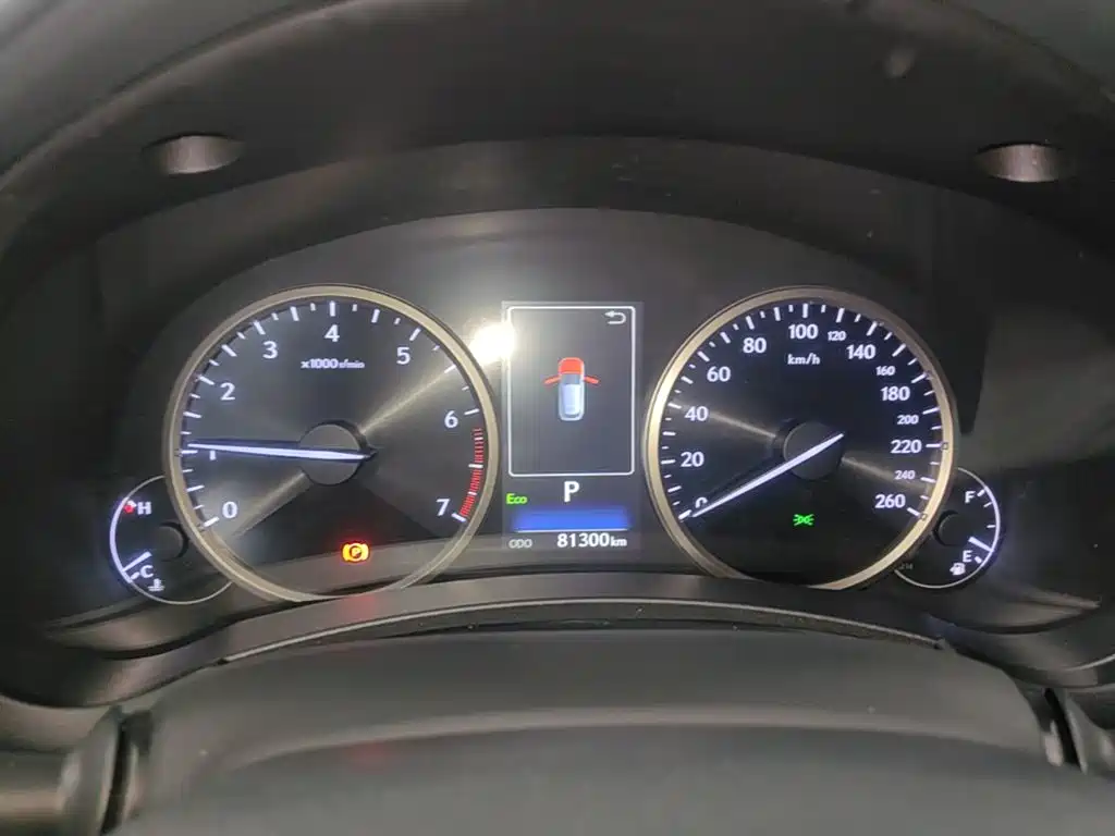 Фото 4 - Lexus NX