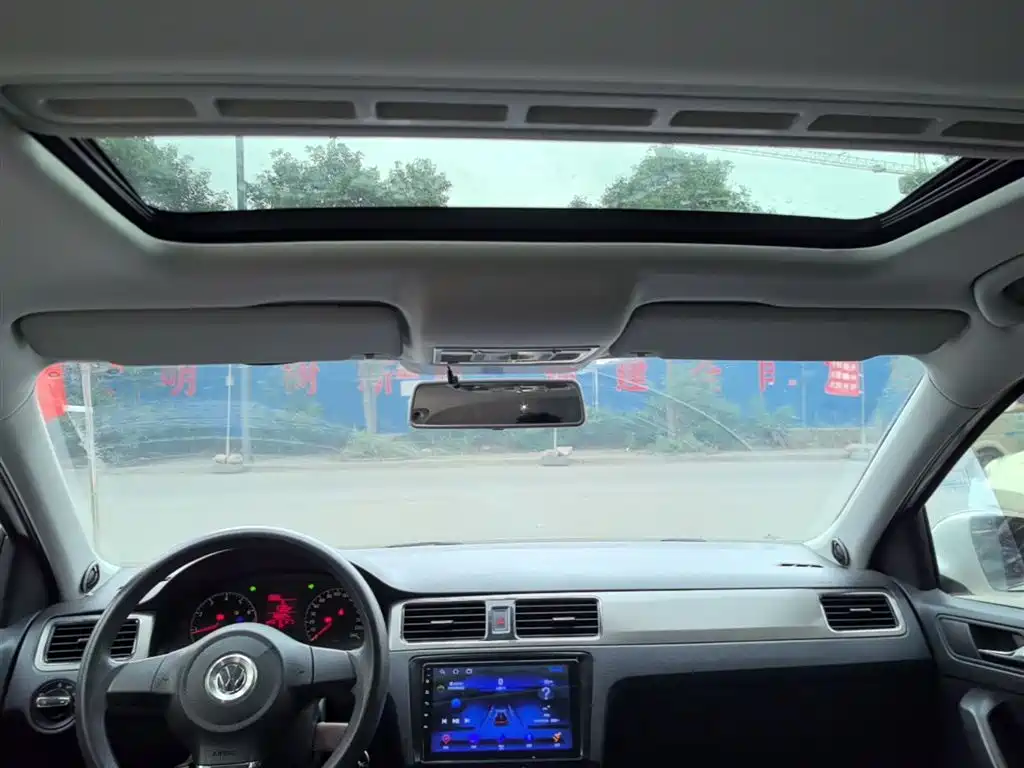 Volkswagen Santana 2013 1.6L Manual Comfort Edition фото 18