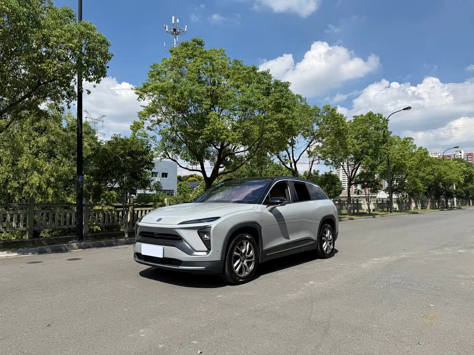Фото 1 - NIO ES6
