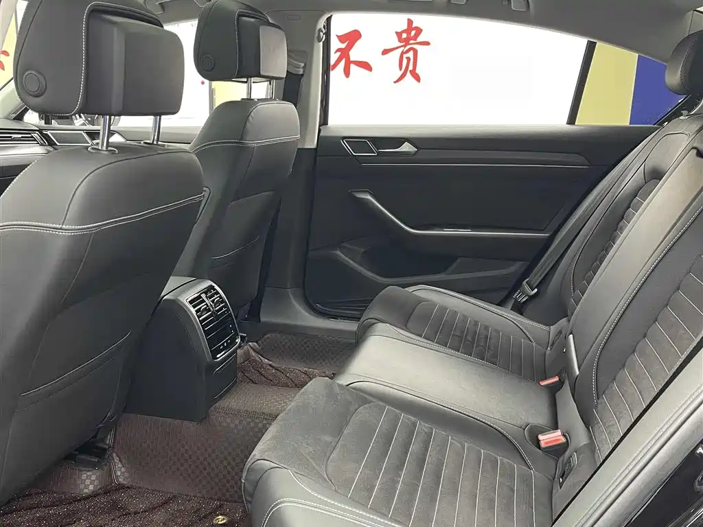 Volkswagen Magotan 2021 330TSI DSG 30th Anniversary Edition фото 5