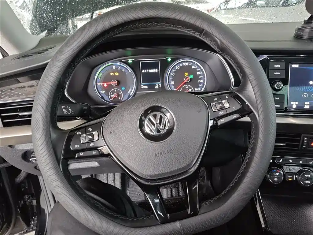 Volkswagen Passat New Energy 2019 430PHEV Hybrid Elite Edition фото 11