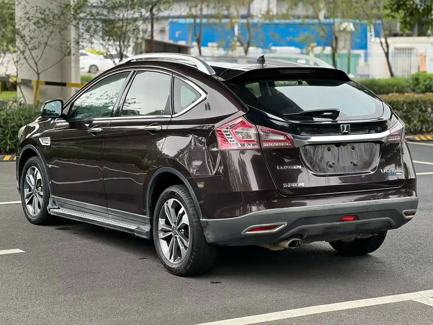 LUXGEN EXCELLENT 6 SUV