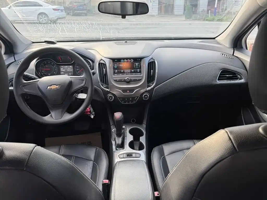 Фото 5 - Chevrolet Cruze