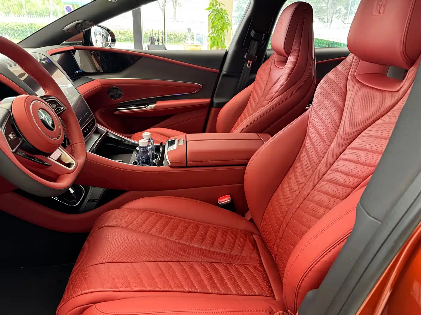 Yangwang U7 2026 PHEV 5-seater Luxury Edition фото 6