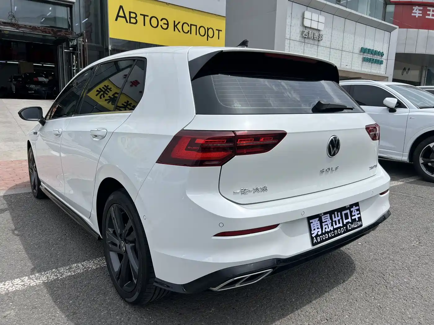 Volkswagen Golf 2023 280TSI DSG R-Line Lite фото 4