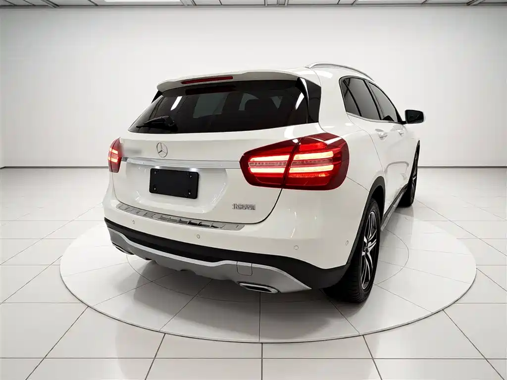 Mercedes-Benz GLA 2017 GLA 200 Fashion фото 6