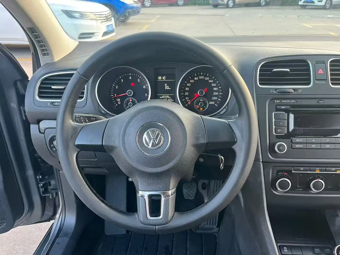 Фото 7 - Volkswagen Golf