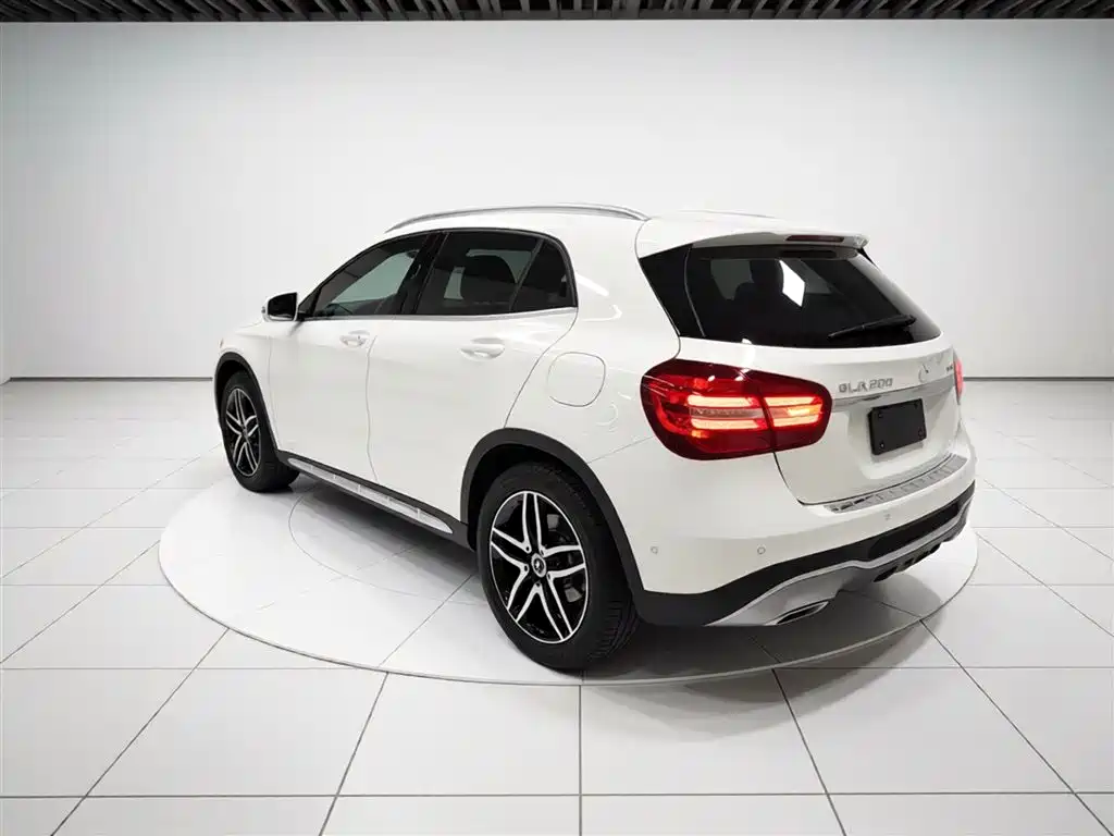 Mercedes-Benz GLA 2017 GLA 200 Fashion фото 5