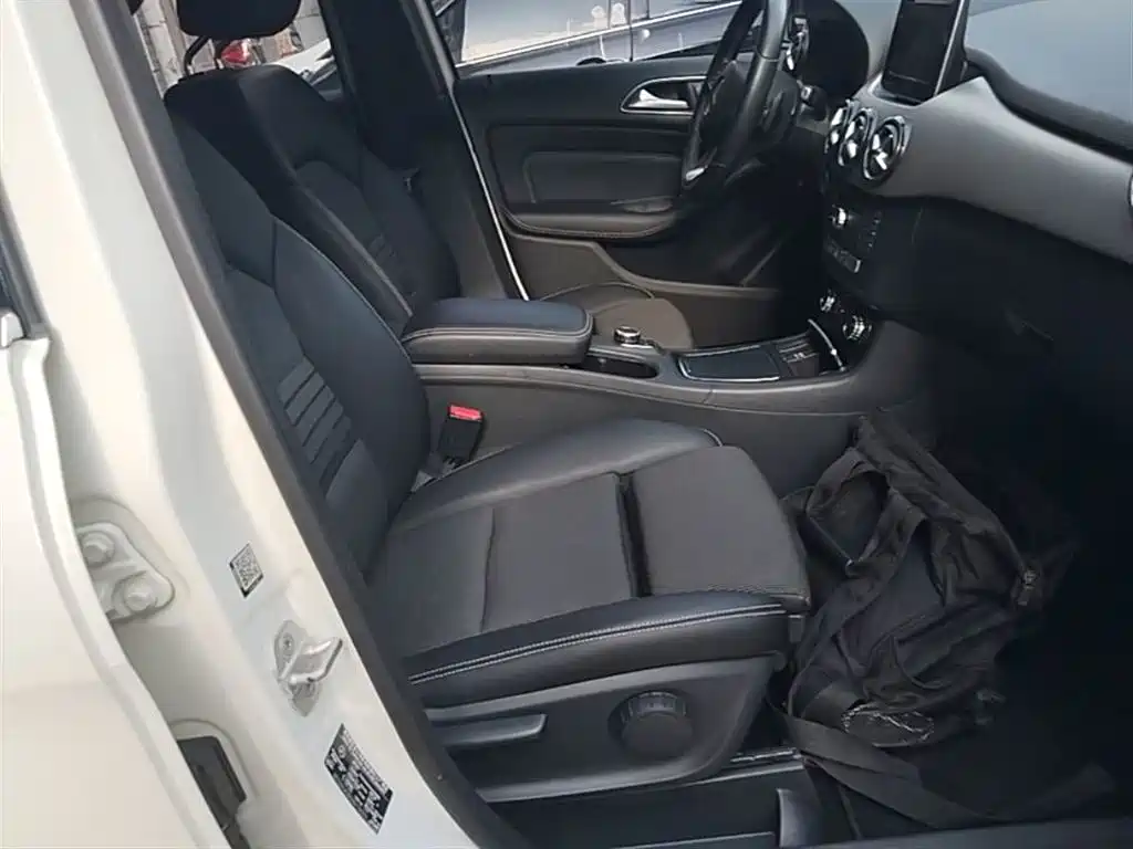 Mercedes-Benz B-Class 2015 B 200 Dynamic фото 25