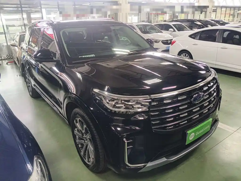 Фото 4 - Ford Explorer