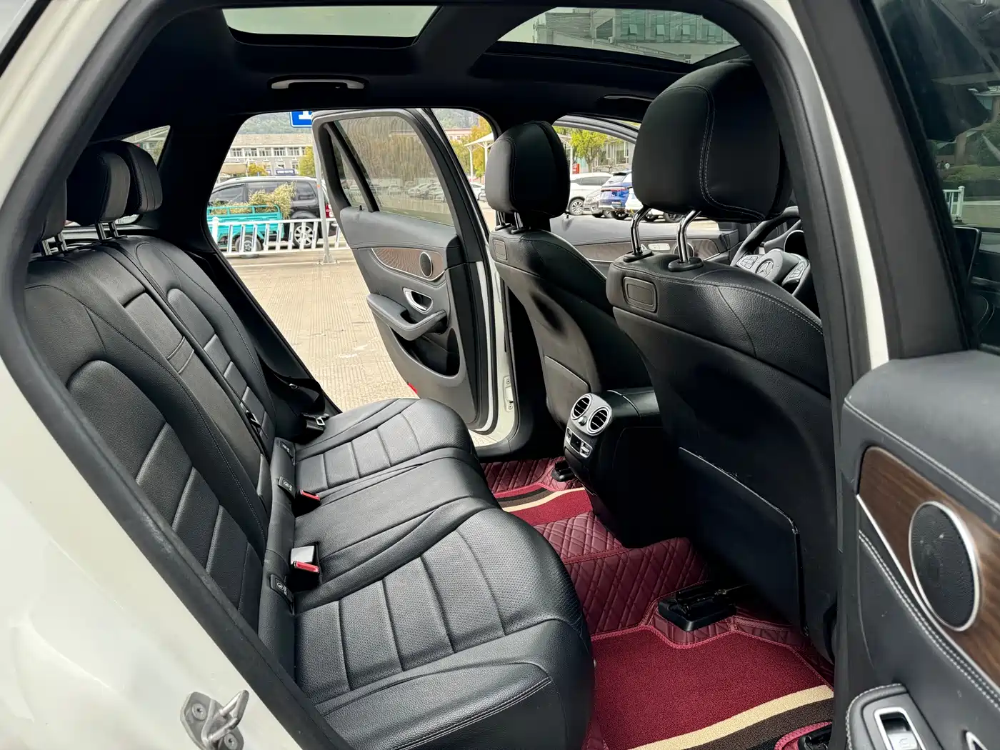 Mercedes-Benz GLC 2016 GLC 300 4MATIC Dynamic фото 11