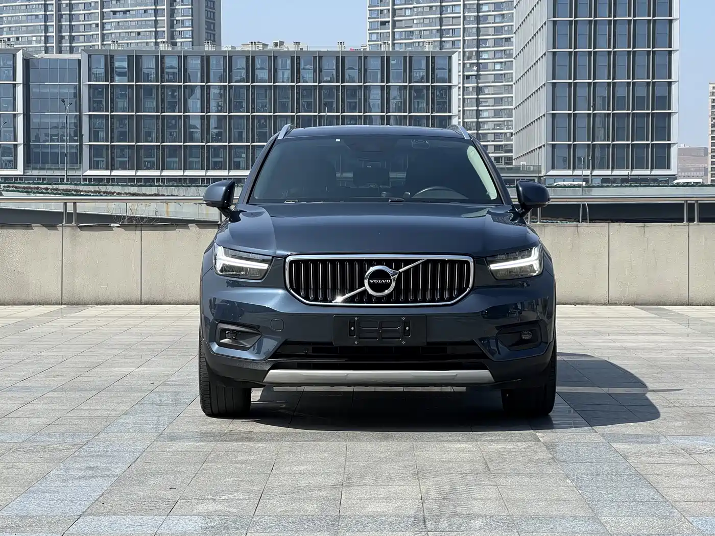 Фото 2 - Volvo XC40