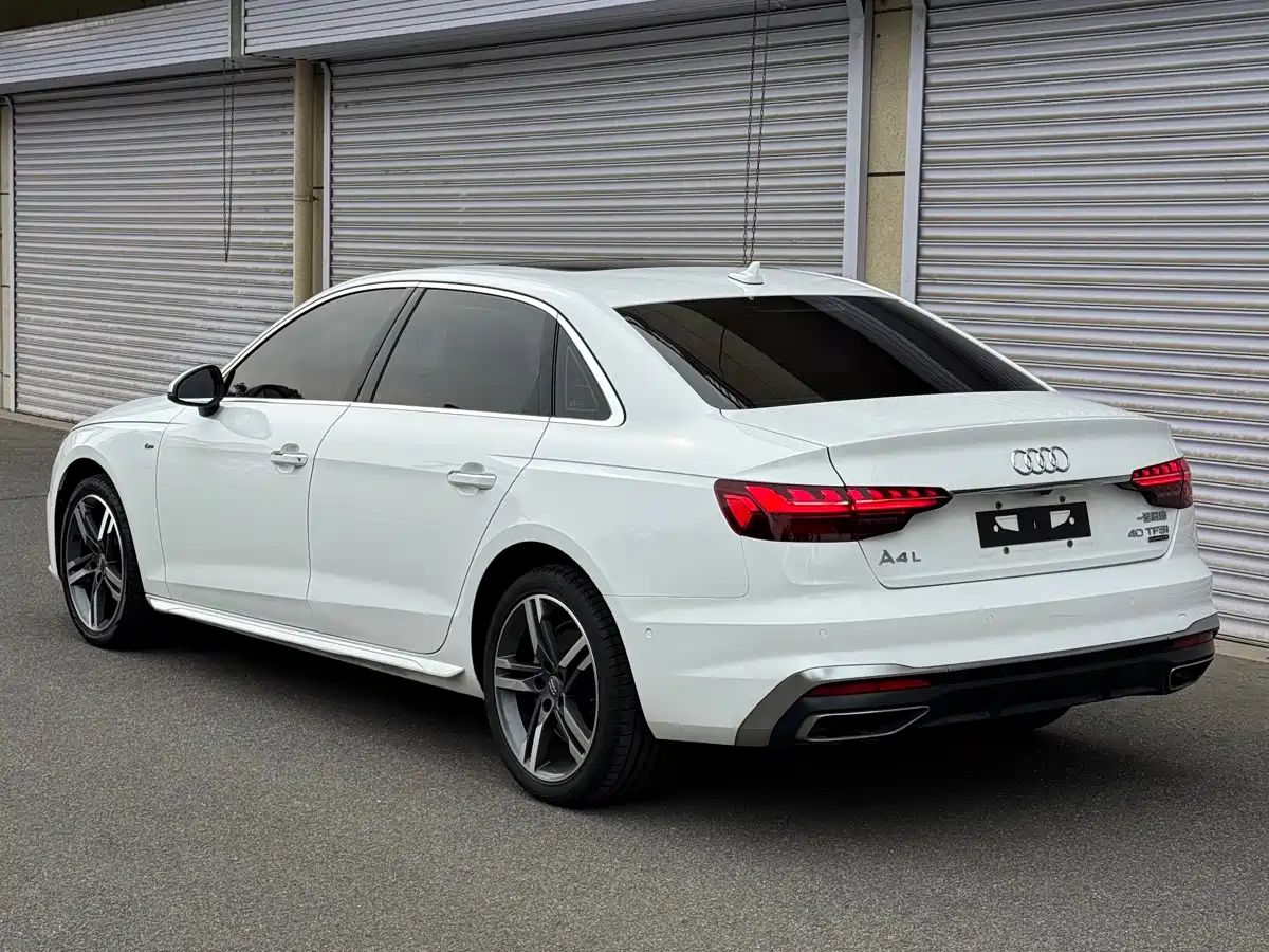 AUDI A4L