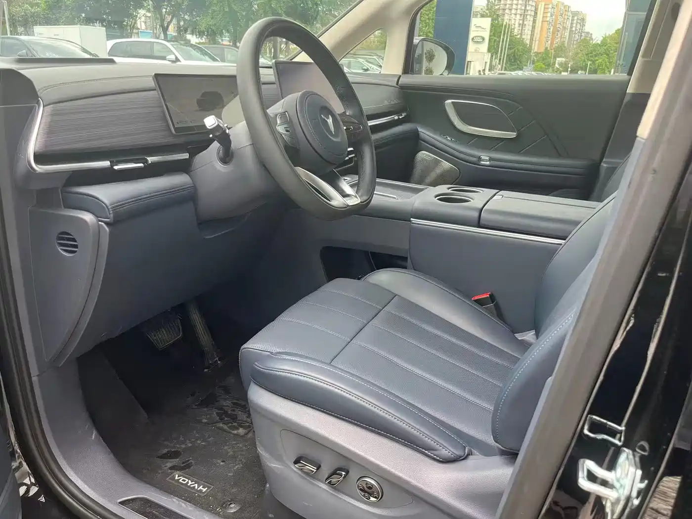 Voyah Auto Voyah Dreamer 2025 Model PHEV Basic Version фото 6