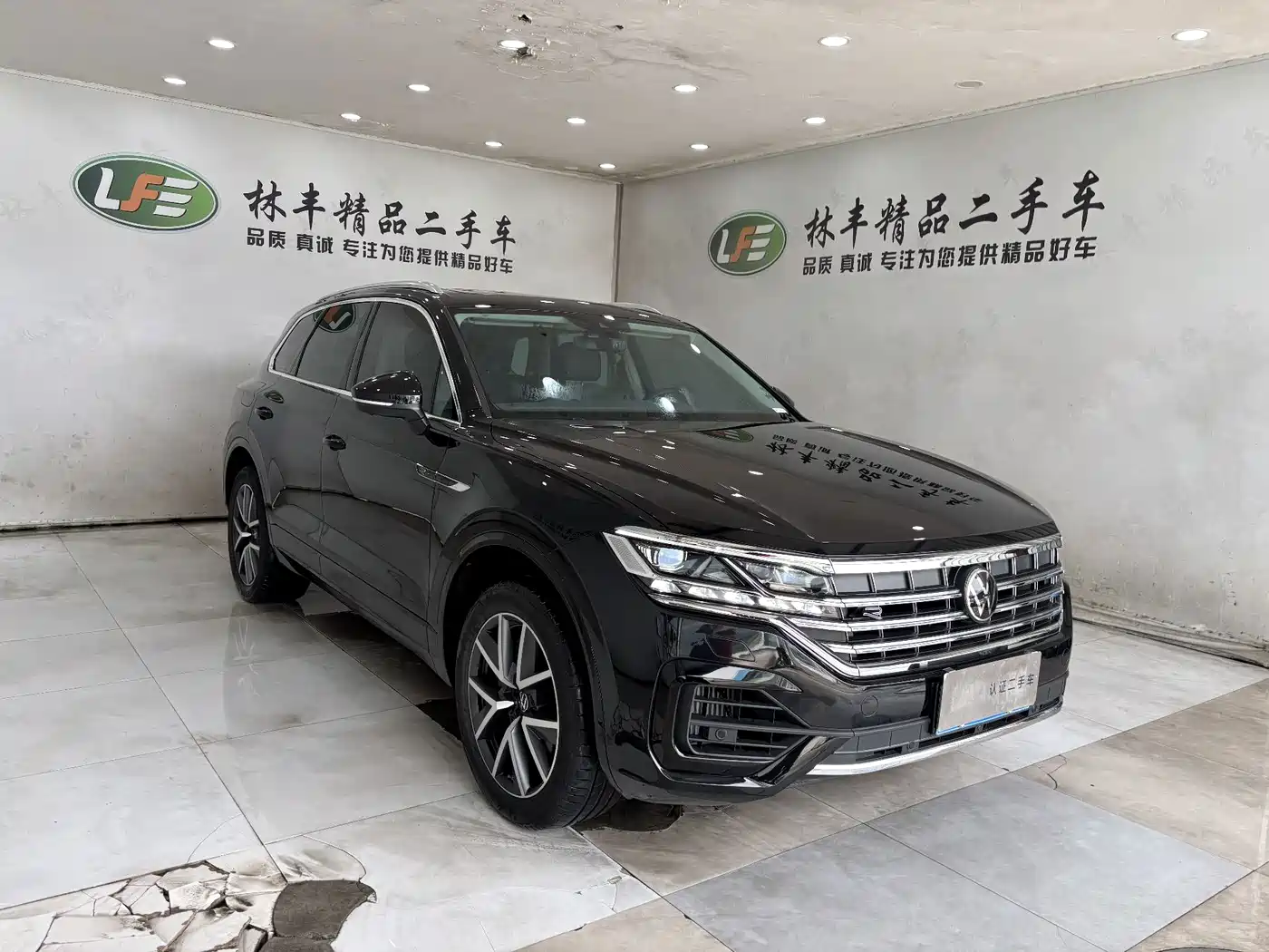 Volkswagen Touareg 2025 2023 3.0TSI R-Line Classic Sports Package