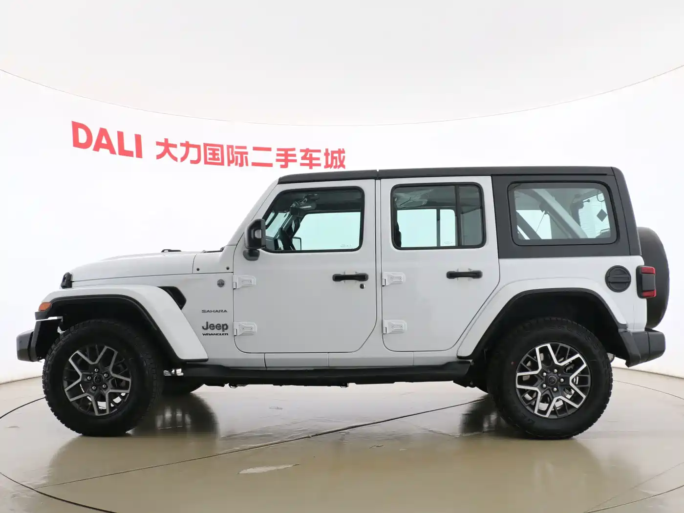 Jeep Wrangler 2024 2024 Model 2.0T Sahara Four-Door Version