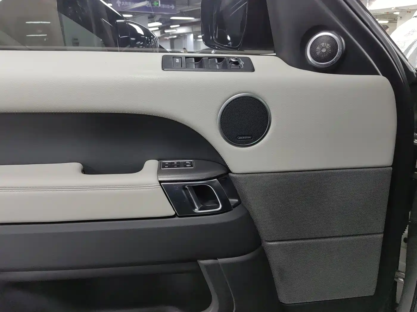 Land Rover Range Rover Sport 2014 3.0 SC V6 HSE фото 10