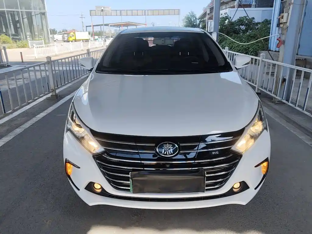 BYD Qin New Energy 2019 2018 Qin EV450 Smart Connected Premium Edition