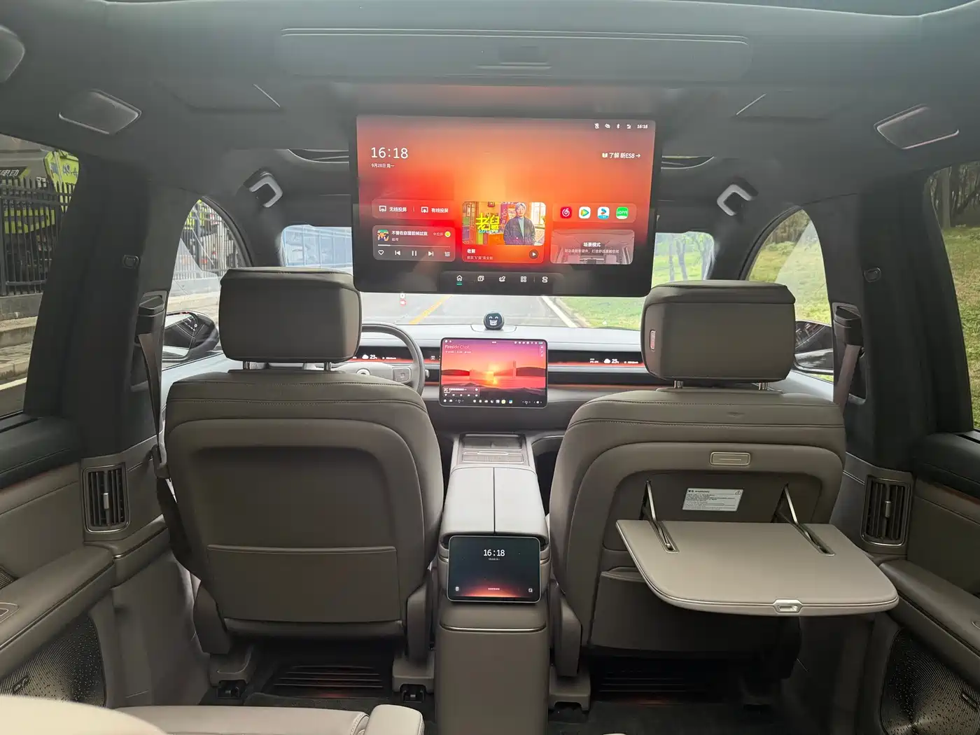 NIO ES8 2026 2025 Model 6-Seat Executive Luxury Edition