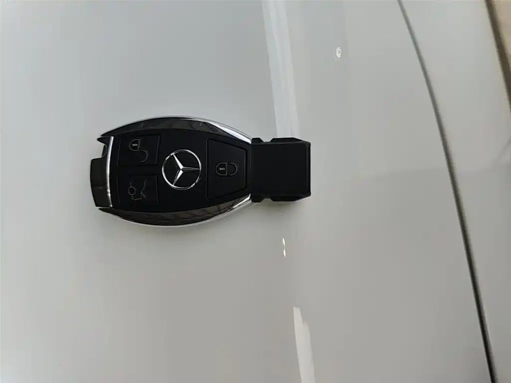 Mercedes-Benz GLC 2017 GLC 260 4MATIC Luxury фото 9