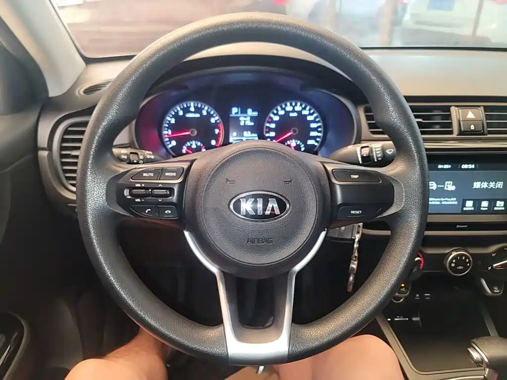 Kia K2 2018 2017 Sedan 1.4L AT 15th Anniversary Special Edition GLS
