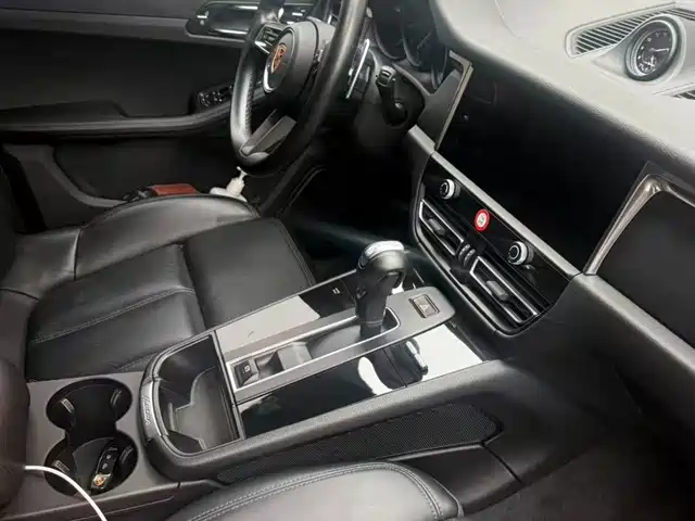Porsche Macan 2023 Macan 2.0T — фото 3