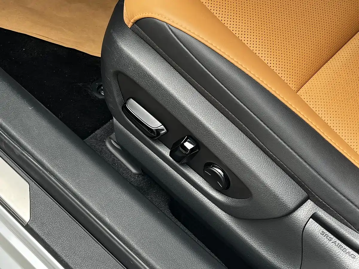 Lexus ES 2022 200 Excellence Edition фото 17