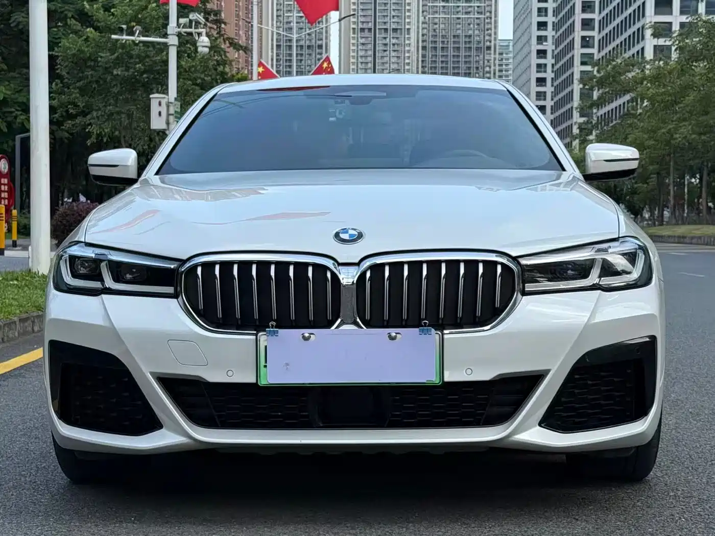 BMW 5 Series New Energy 2021 535Le Pioneer Edition M Sport Package фото 2