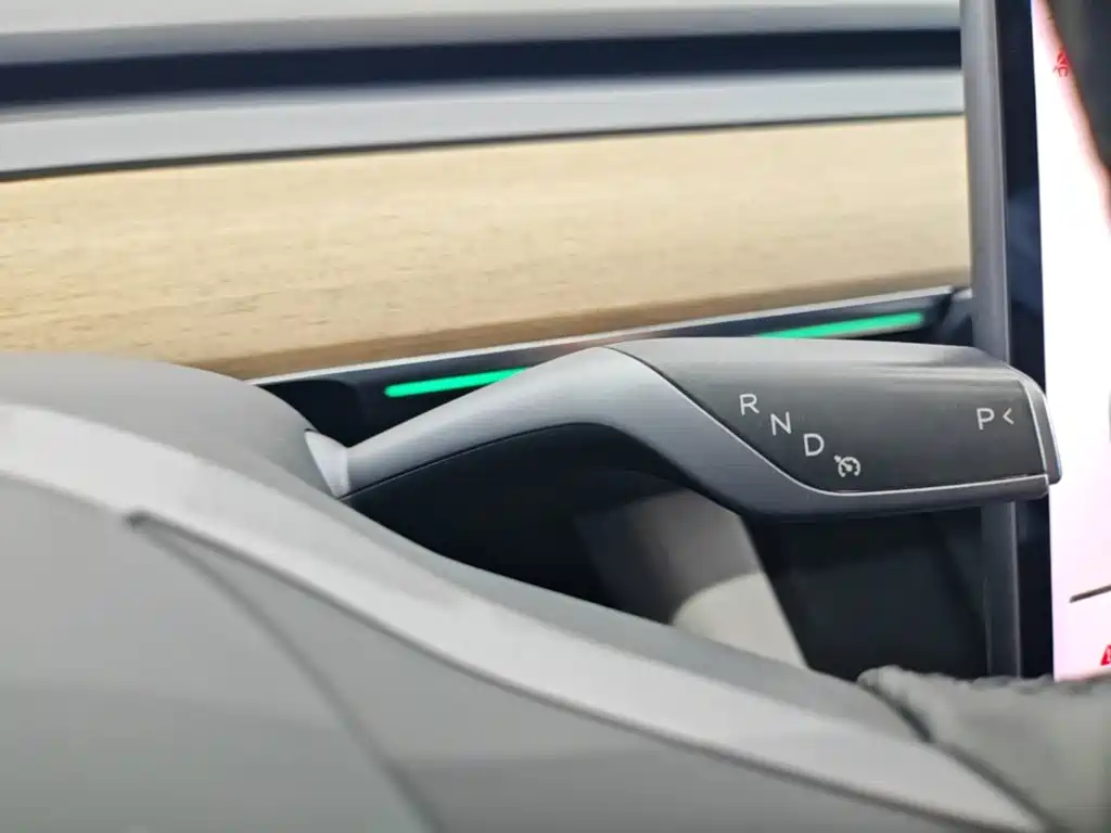 Фото 14 - Tesla Model 3