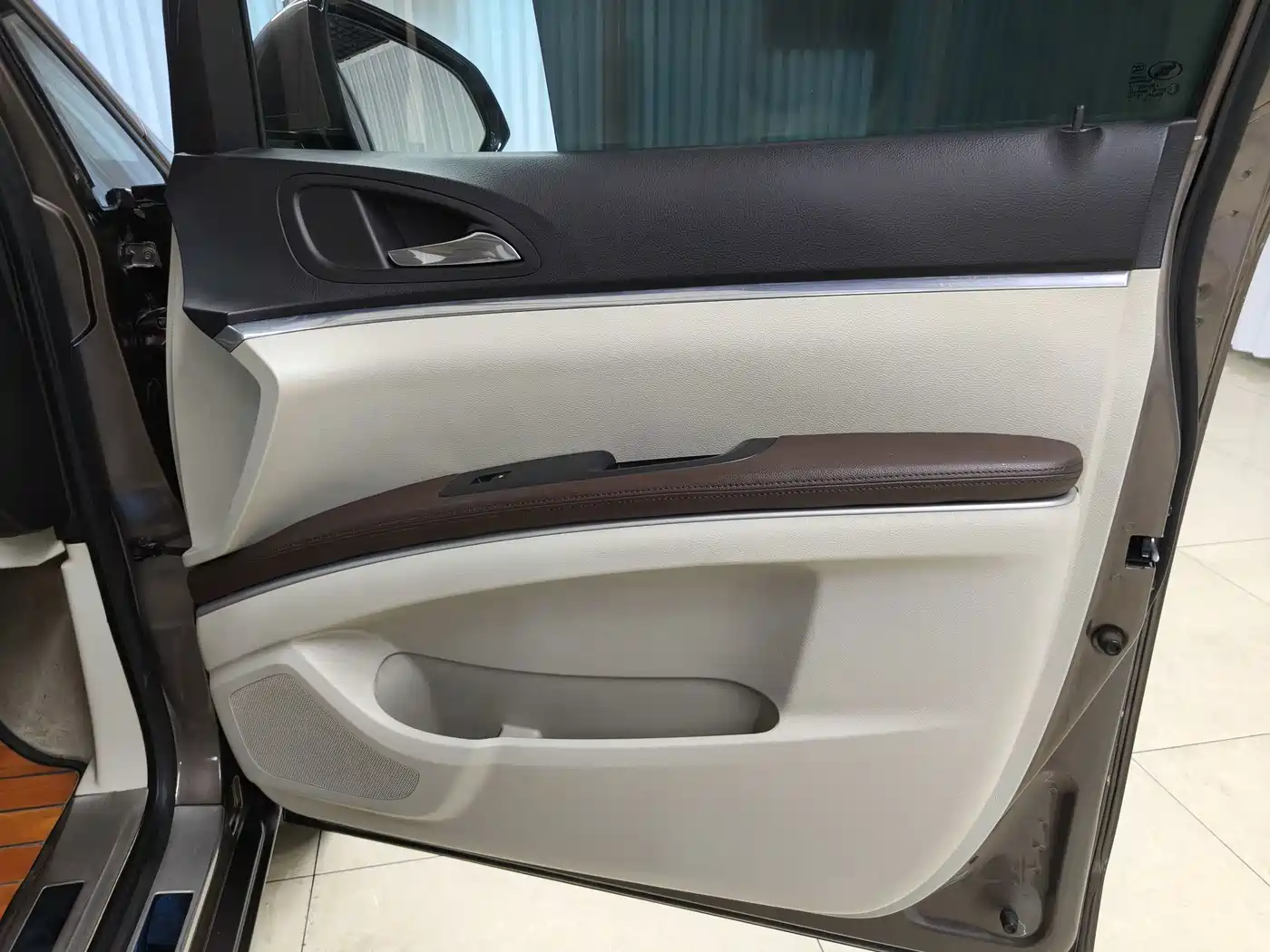 Фото 18 - Buick GL8