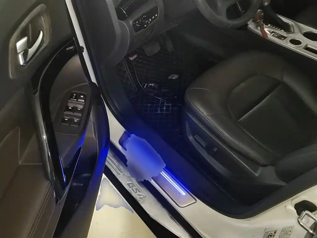 GAC Trumpchi Trumpchi GS4 2017 235T Automatic 2WD Luxury Smart Connected Edition фото 16
