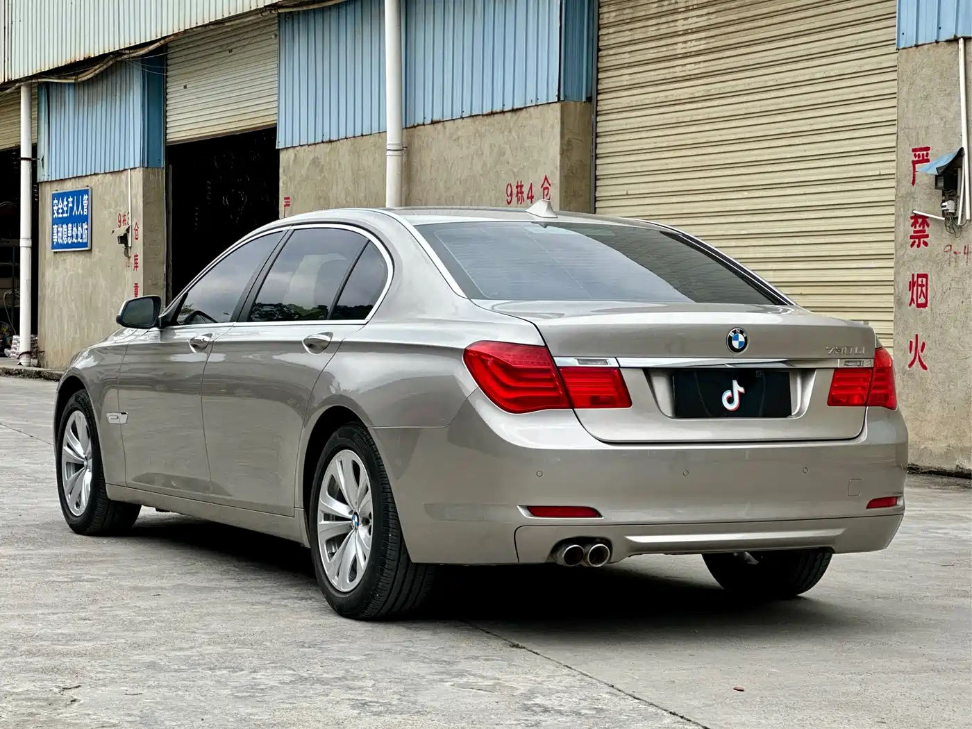 BMW 7 Series 2011 730Li Elegance фото 7
