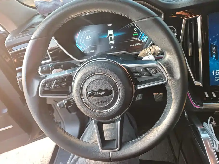 ZOTYE T700