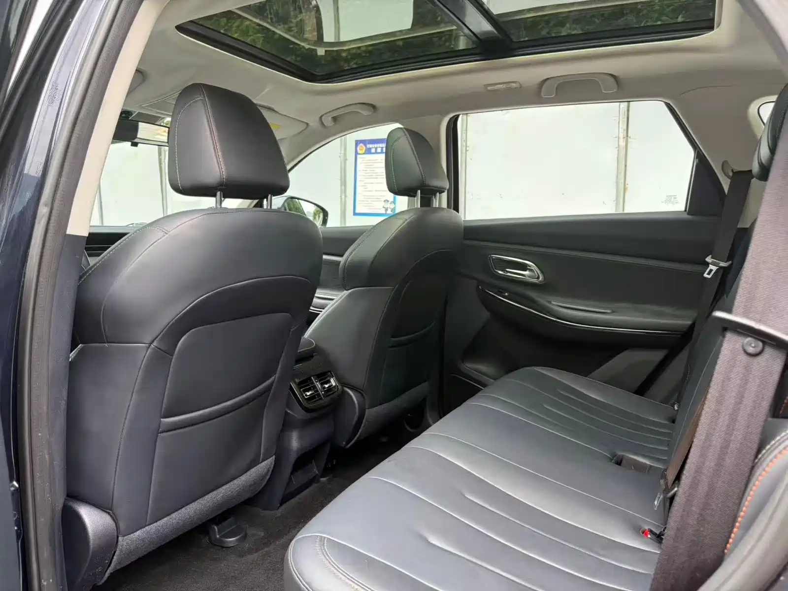 Photo 4 - Changan Oshan X7