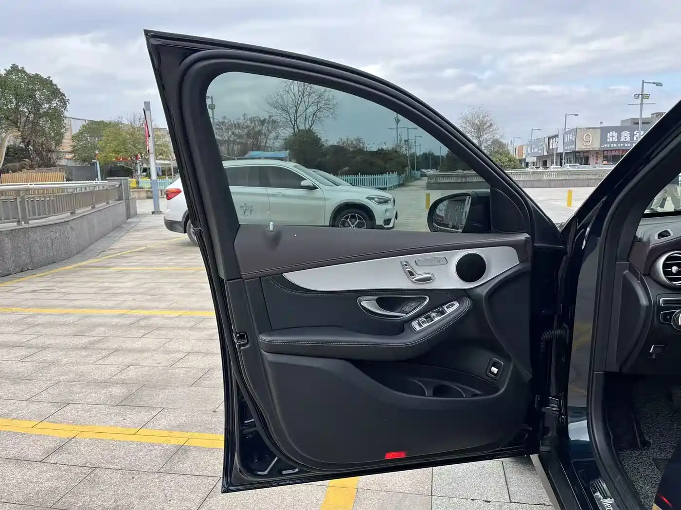 Mercedes-Benz GLC 2020 Facelift GLC 260 L 4MATIC Dynamic фото 10