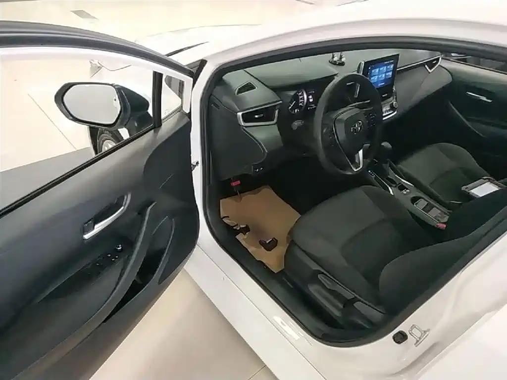 Toyota Levin 2022 185T CVT Luxury Edition фото 16