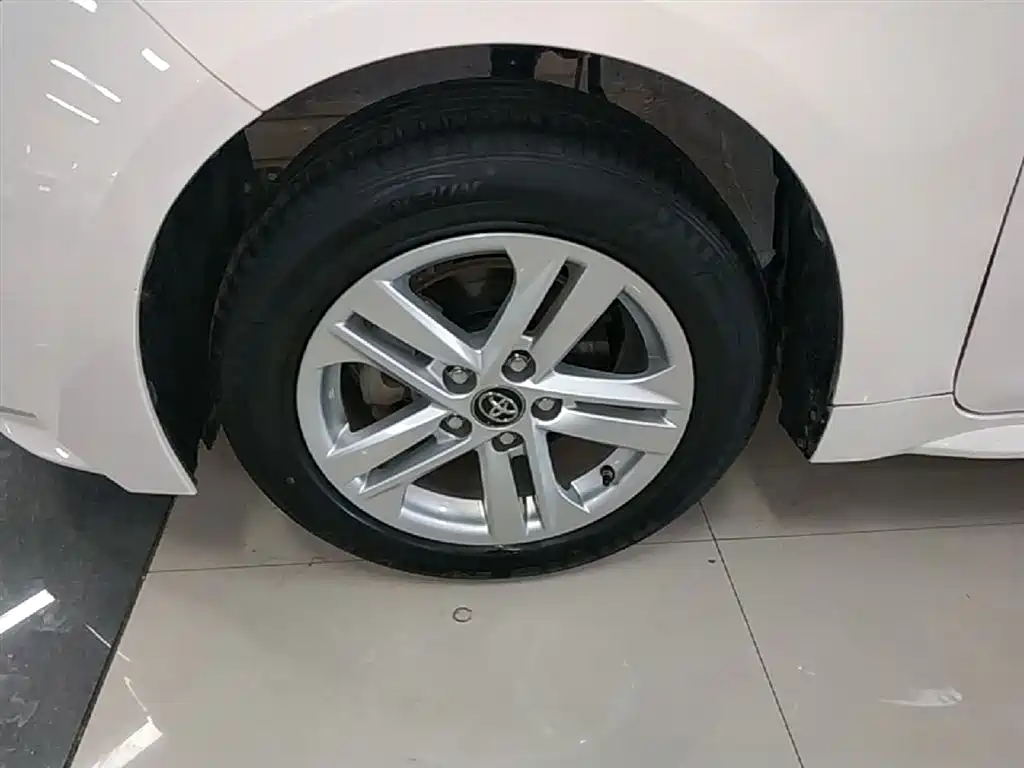 Toyota Levin 2022 185T CVT Luxury Edition фото 23