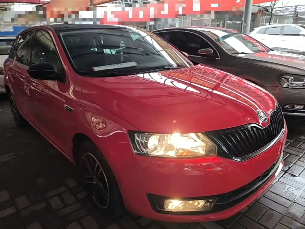Škoda Skoda Rapid Spaceback 2016 Facelift 1.6L Automatic Smart Edition фото 4