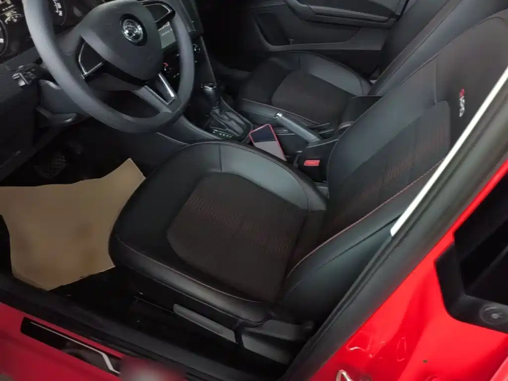 Škoda Skoda Rapid Spaceback 2016 Facelift 1.6L Automatic Smart Edition фото 15