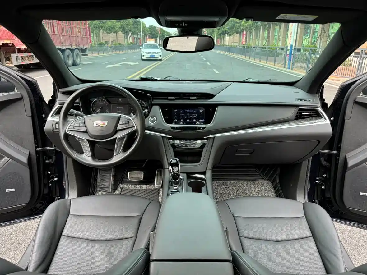 CADILLAC XT5