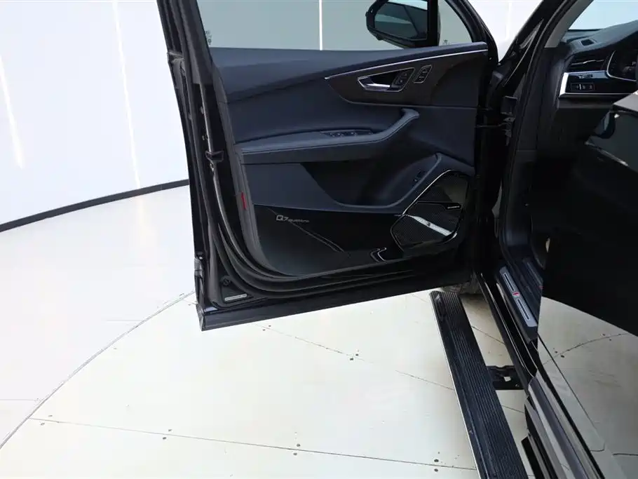 Audi Q7 2025 55 TFSI quattro S line Sport фото 27