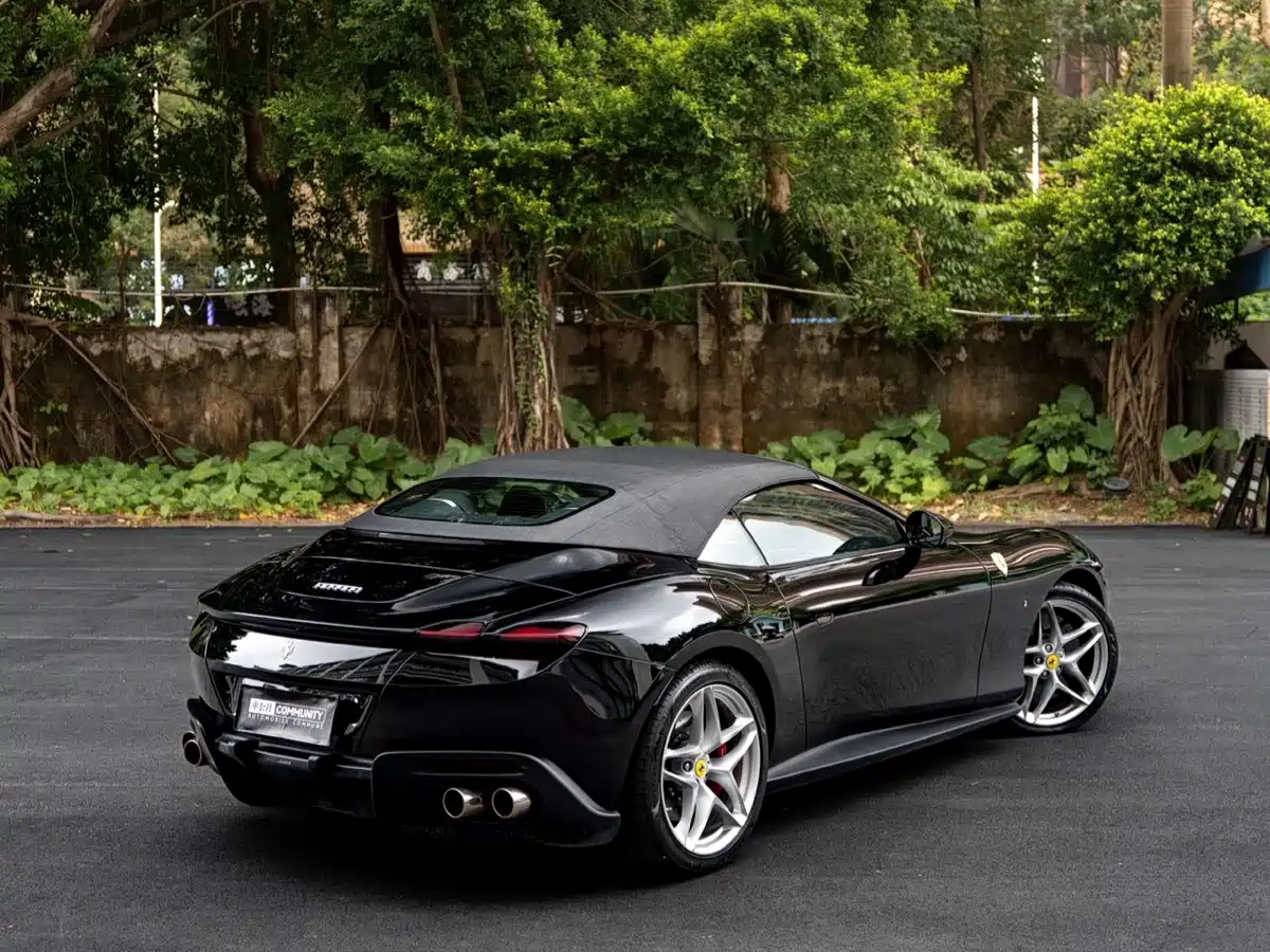 Фото 3 - Ferrari Roma
